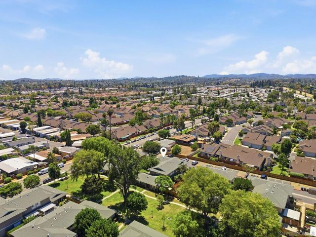 2504 Wanek Road D, Escondido, CA 92027