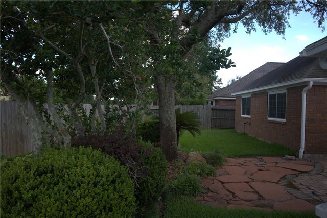 1839 Lake Winds Dr, Missouri City, TX 77459