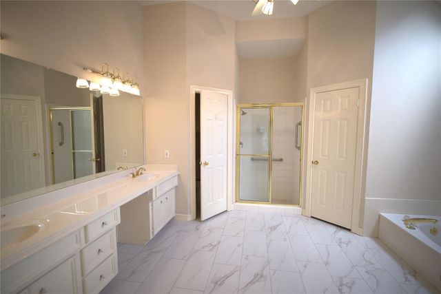 1839 Lake Winds Dr, Missouri City, TX 77459