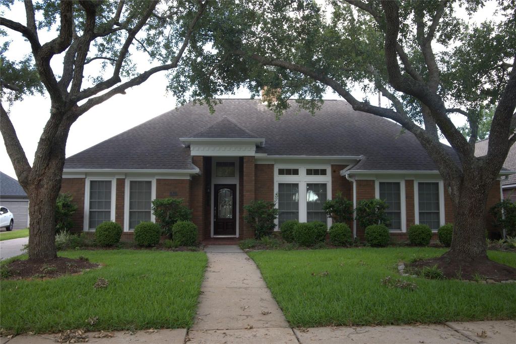 1839 Lake Winds Dr, Missouri City, TX 77459