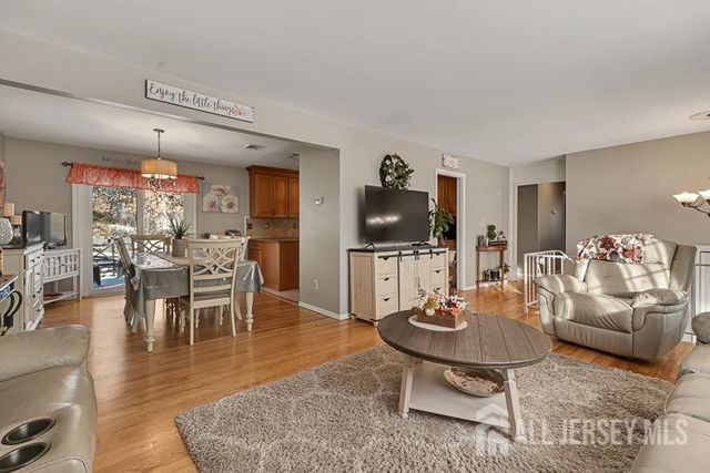 1 via vitale, Kenilworth, NJ 07033