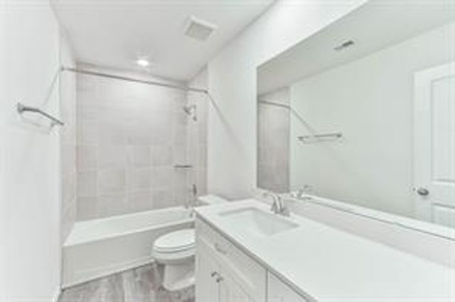 94 Road 5102, Cleveland, TX 77327
