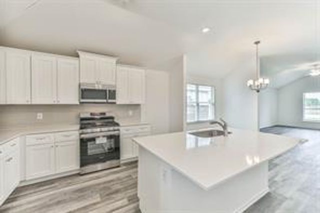 94 Road 5102, Cleveland, TX 77327