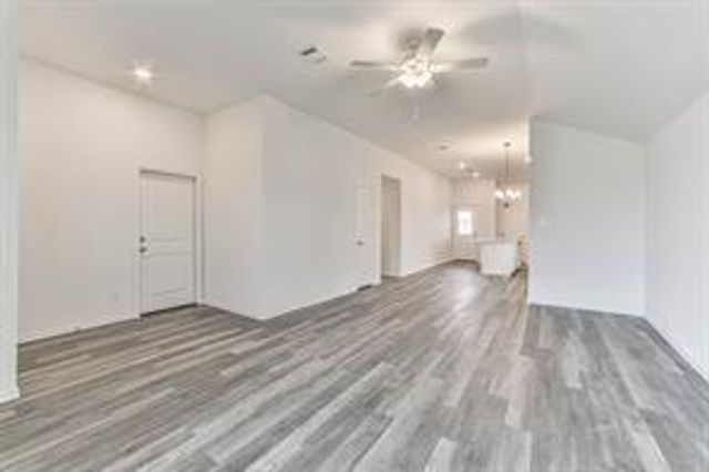 94 Road 5102, Cleveland, TX 77327