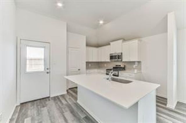 94 Road 5102, Cleveland, TX 77327