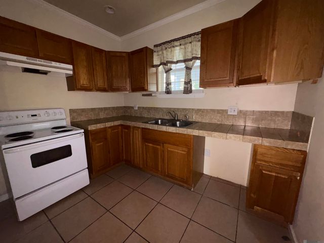 4410 Greenwood Ln, Baker, LA 70714