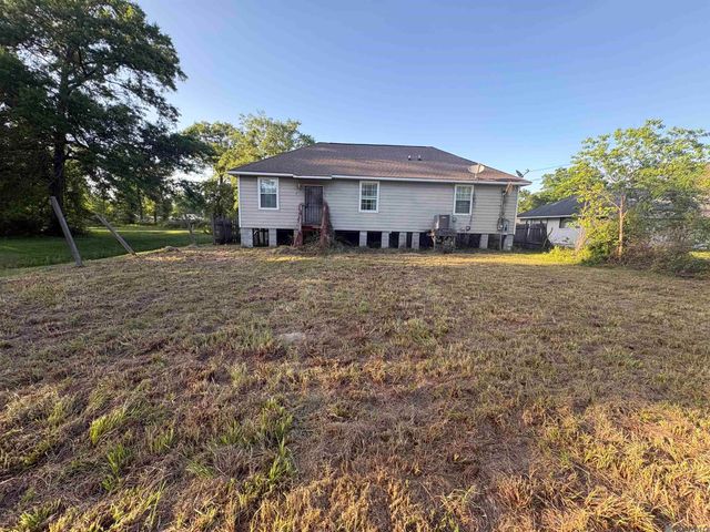 4410 Greenwood Ln, Baker, LA 70714