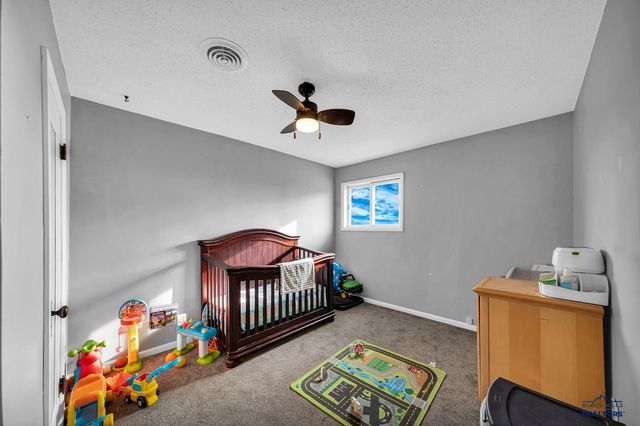 27835 CASCADE RD, Hot Springs, SD 57747