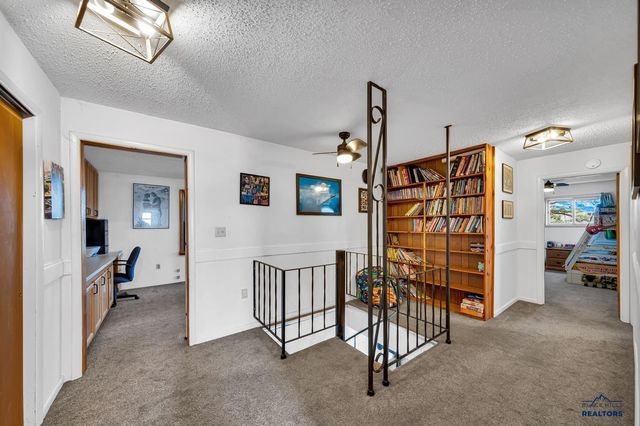 27835 CASCADE RD, Hot Springs, SD 57747