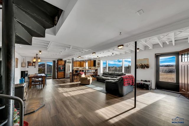 27835 CASCADE RD, Hot Springs, SD 57747