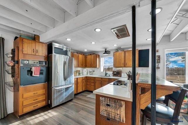 27835 CASCADE RD, Hot Springs, SD 57747