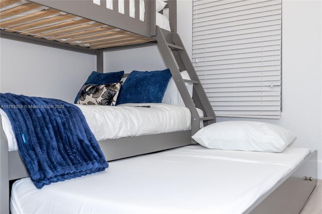 4405 Jacaranda Pkwy W, Cape Coral, FL 33993