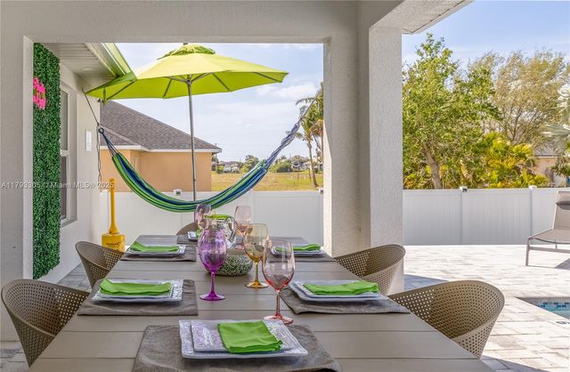 4405 Jacaranda Pkwy W, Cape Coral, FL 33993