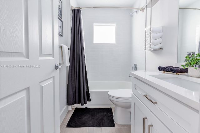 4405 Jacaranda Pkwy W, Cape Coral, FL 33993