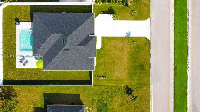 4405 Jacaranda Pkwy W, Cape Coral, FL 33993