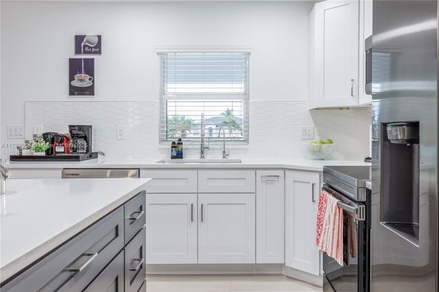 4405 Jacaranda Pkwy W, Cape Coral, FL 33993