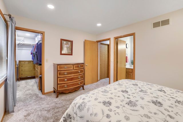 6008 91st Trail N, Brooklyn Park, MN 55443