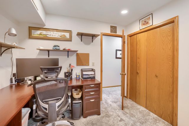 6008 91st Trail N, Brooklyn Park, MN 55443