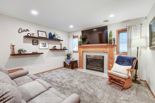 6008 91st Trail N, Brooklyn Park, MN 55443