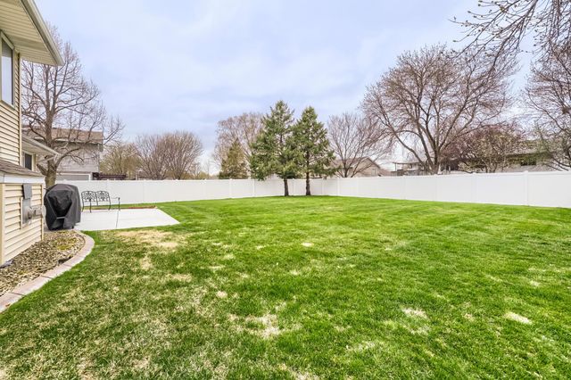 6008 91st Trail N, Brooklyn Park, MN 55443