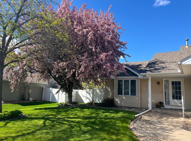 6008 91st Trail N, Brooklyn Park, MN 55443