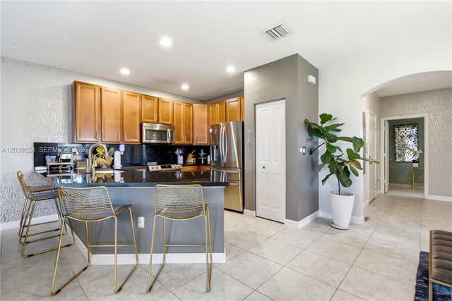 324 NE 194th Lane, Miami, FL 33179