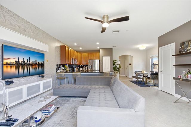 324 NE 194th Lane, Miami, FL 33179