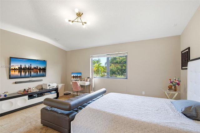 324 NE 194th Lane, Miami, FL 33179