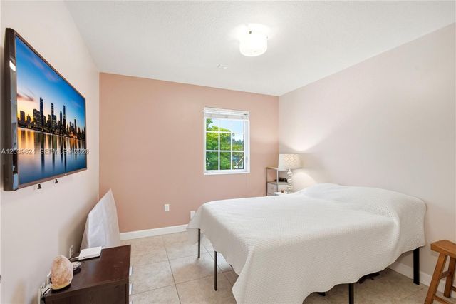 324 NE 194th Lane, Miami, FL 33179