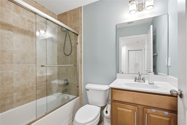 324 NE 194th Lane, Miami, FL 33179