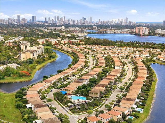 324 NE 194th Lane, Miami, FL 33179