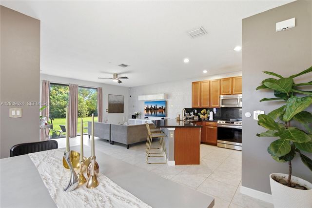 324 NE 194th Lane, Miami, FL 33179