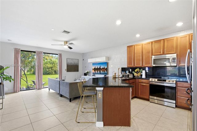 324 NE 194th Lane, Miami, FL 33179