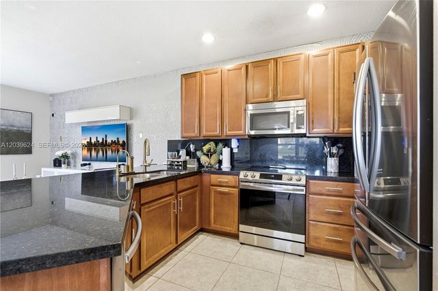 324 NE 194th Lane, Miami, FL 33179