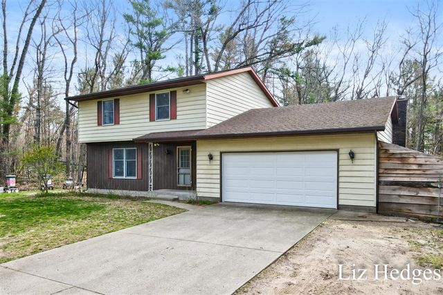 8756 Westwood Lane, Montague, MI 49437