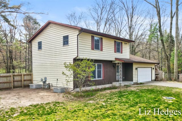 8756 Westwood Lane, Montague, MI 49437
