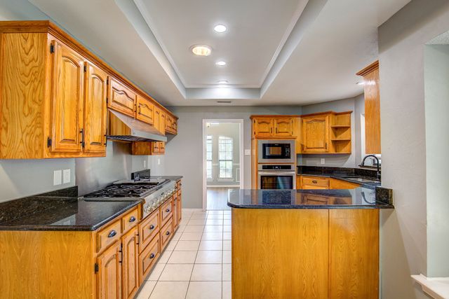 3914 Meadow Drive, Grapevine, TX 76051