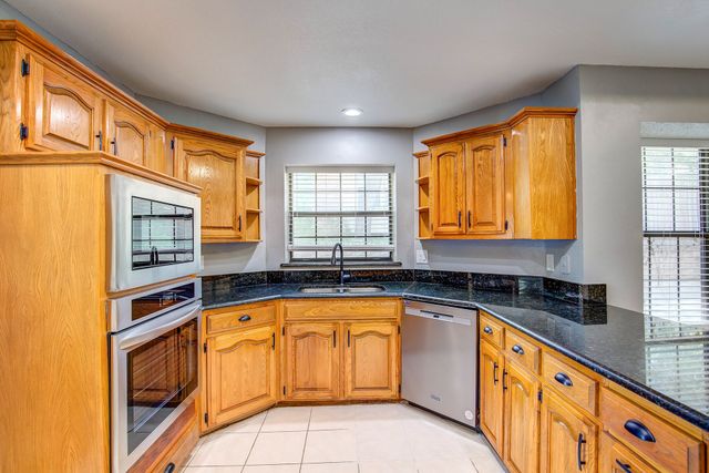 3914 Meadow Drive, Grapevine, TX 76051