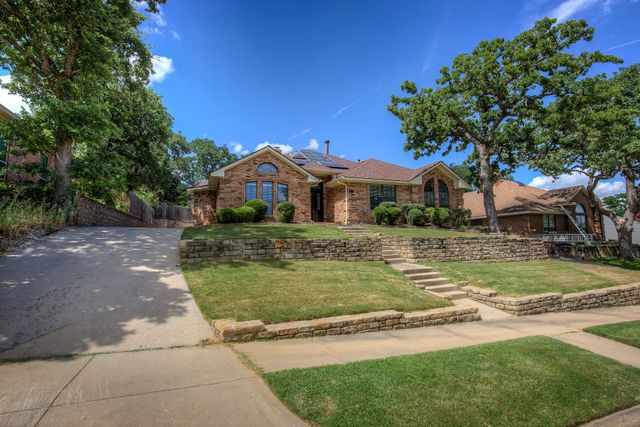 3914 Meadow Drive, Grapevine, TX 76051