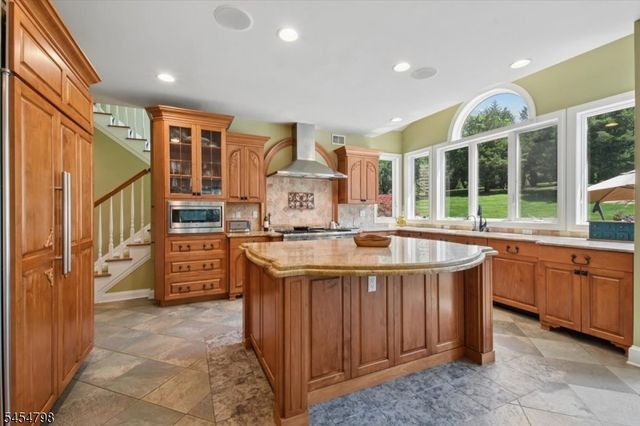 7 Martin Ln, Mendham Twp., NJ 07960