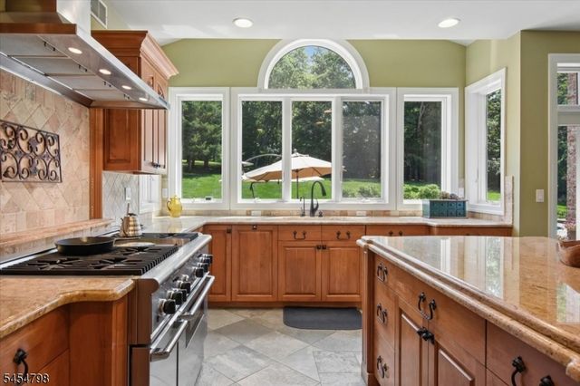 7 Martin Ln, Mendham Twp., NJ 07960