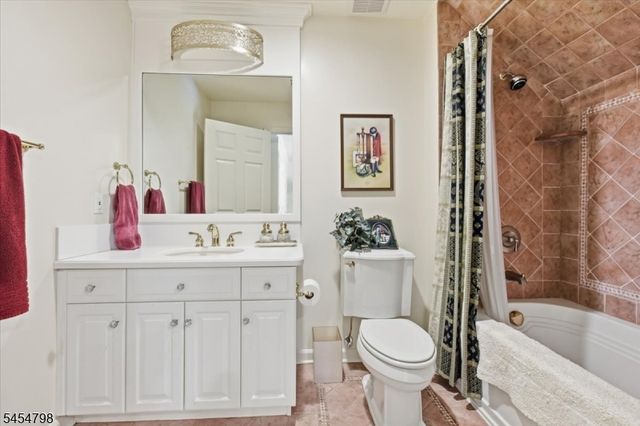 7 Martin Ln, Mendham Twp., NJ 07960