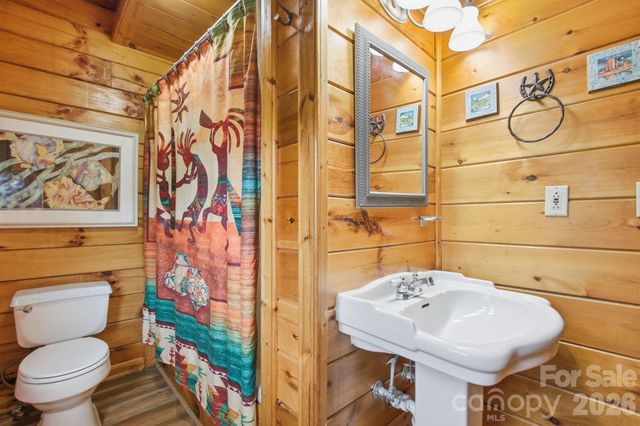 3455 Valley Drive, Lenoir, NC 28645