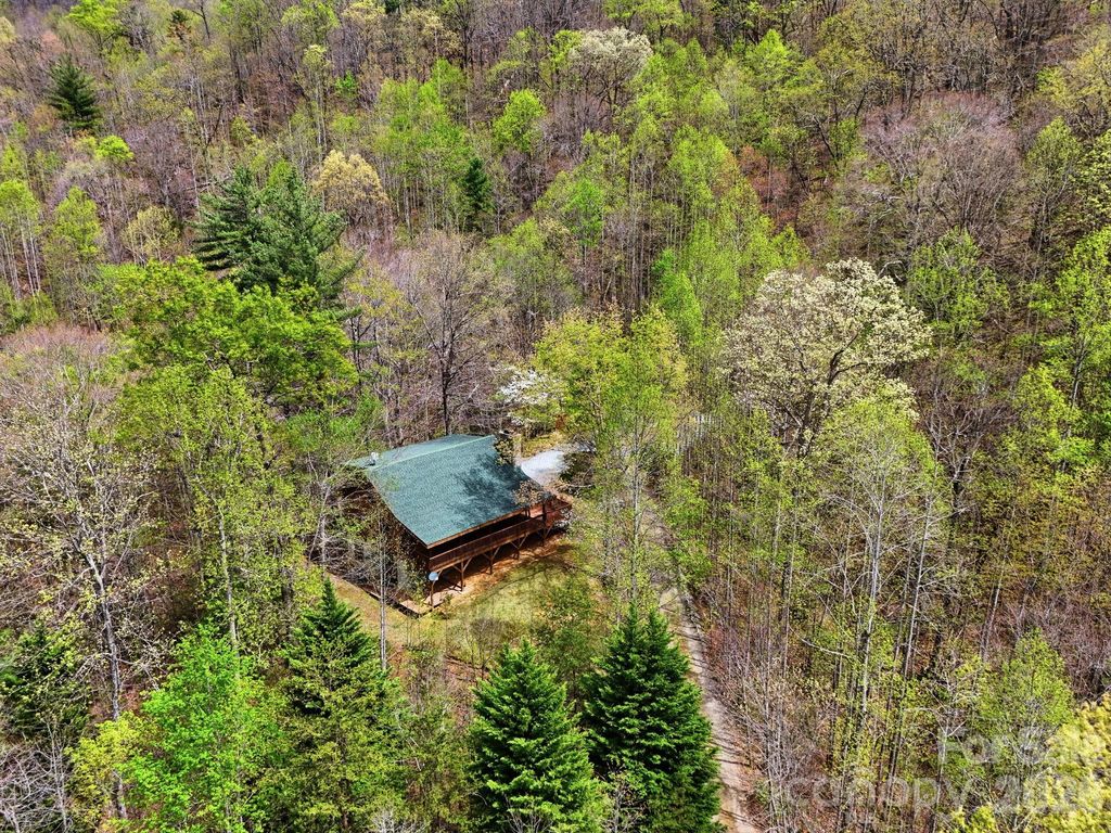 3455 Valley Drive, Lenoir, NC 28645