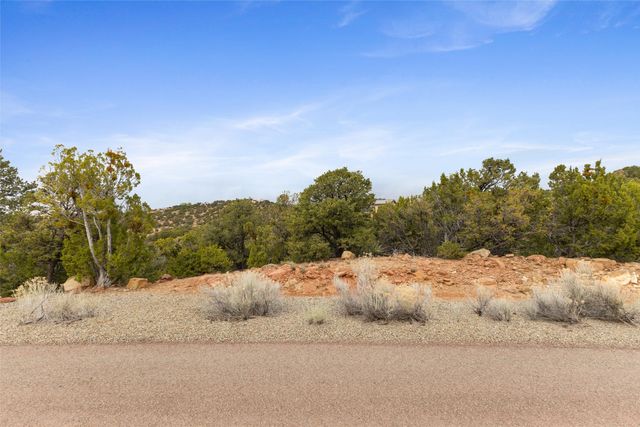 1961 Cerros Colorados, Santa Fe, NM 87501