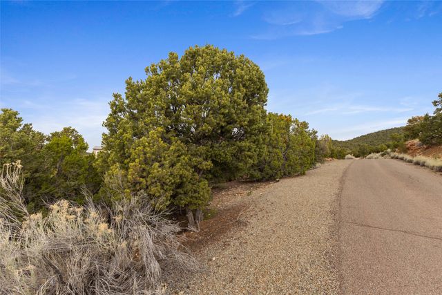 1961 Cerros Colorados, Santa Fe, NM 87501