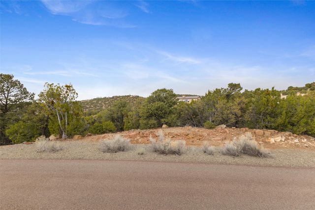 1961 Cerros Colorados, Santa Fe, NM 87501