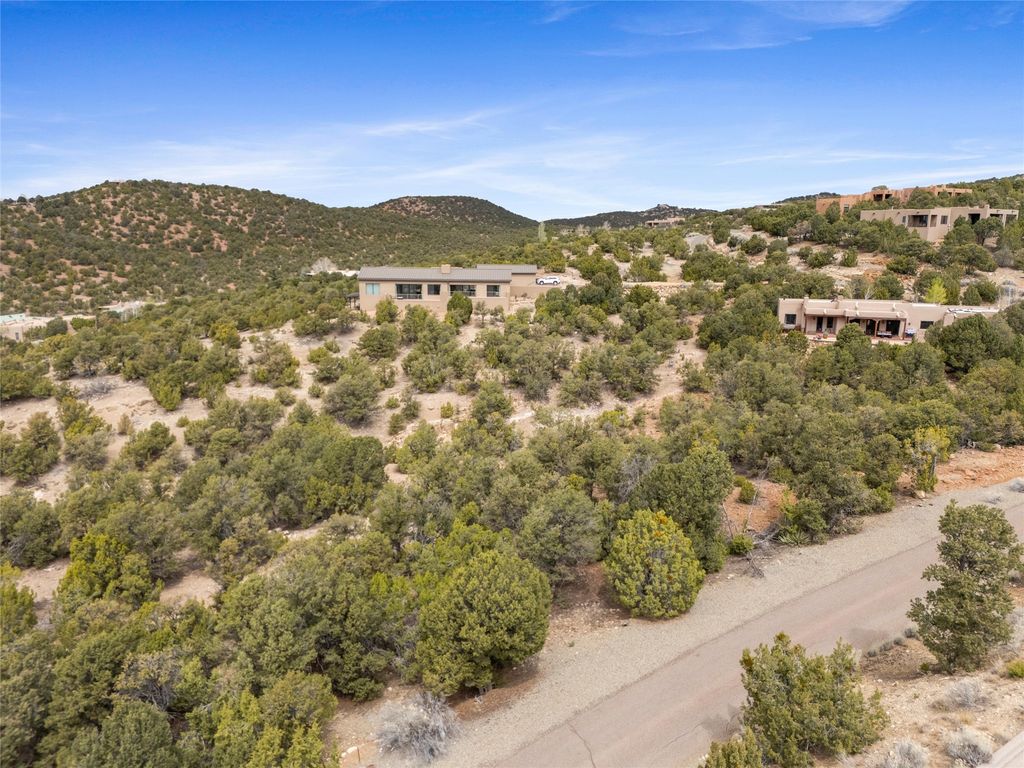 1961 Cerros Colorados, Santa Fe, NM 87501