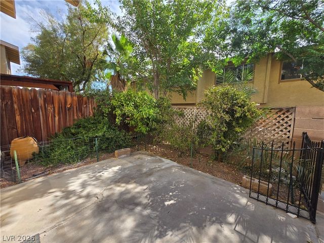 6425 Big Pine Way, Las Vegas, NV 89108
