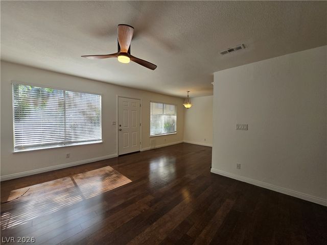 6425 Big Pine Way, Las Vegas, NV 89108